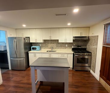 For Lease - 2399 Cashmere Avenue, Mississauga, Ontario - Photo 3