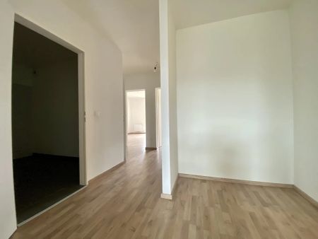 Unbefristete 3-Zimmer-Wohnung mit Loggia! - Photo 2