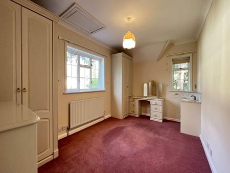 5 Bedroom House - Photo 5