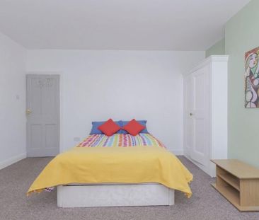 4 bedroom terraced house to rent - Photo 1