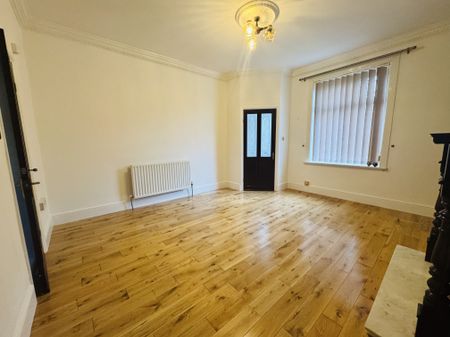 Mansion Terrace, Bradford - Photo 2