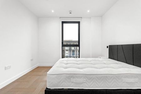 3 bedroom flat to rent - Photo 3