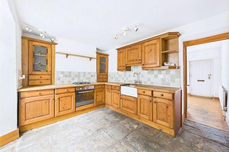 2 bedroom semi-detached house to rent - Photo 3
