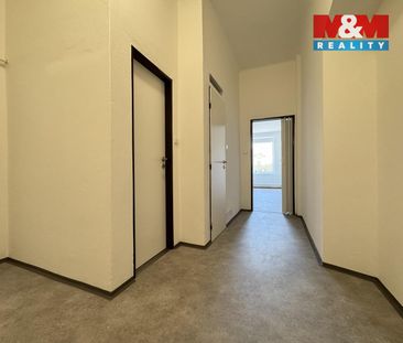 Pronájem bytu 3+1 85 m² - Fotografie 2