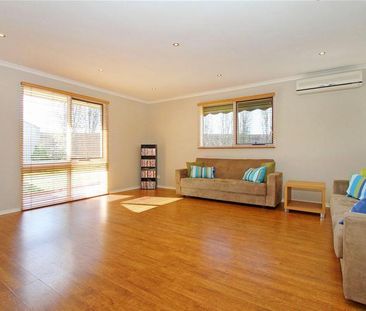STUNNING 4 BEDROOM FAMILY HOME IN QUIET COURT LOCATION - Photo 1