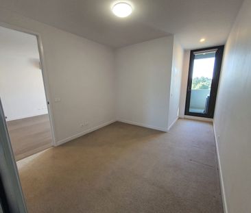 Modern 2 Bedrooms Apartment with Security Parking you can't miss! - Photo 3