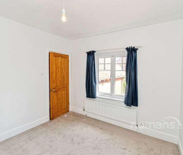 School Road, Twyford, Winchester, Hampshire, SO21 - Photo 4