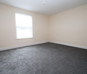 4 bedroom terraced house to rent - Photo 5