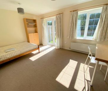 4 bedroom mews to rent - Photo 5