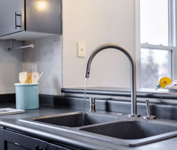 For Lease - 3034 drumloch Avenue, Oakville, Ontario - Photo 2