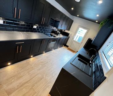 1 bedroom in a house share to rent - Photo 4