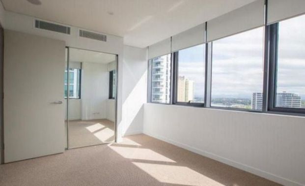 Amazing Views! 1 Bedroom apartment in the heart of Southport - Photo 1