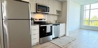 Hurontario & Burnhamthorpe Brand New 2Bdrm Corner Unit 1Locker 1Parki - Photo 2