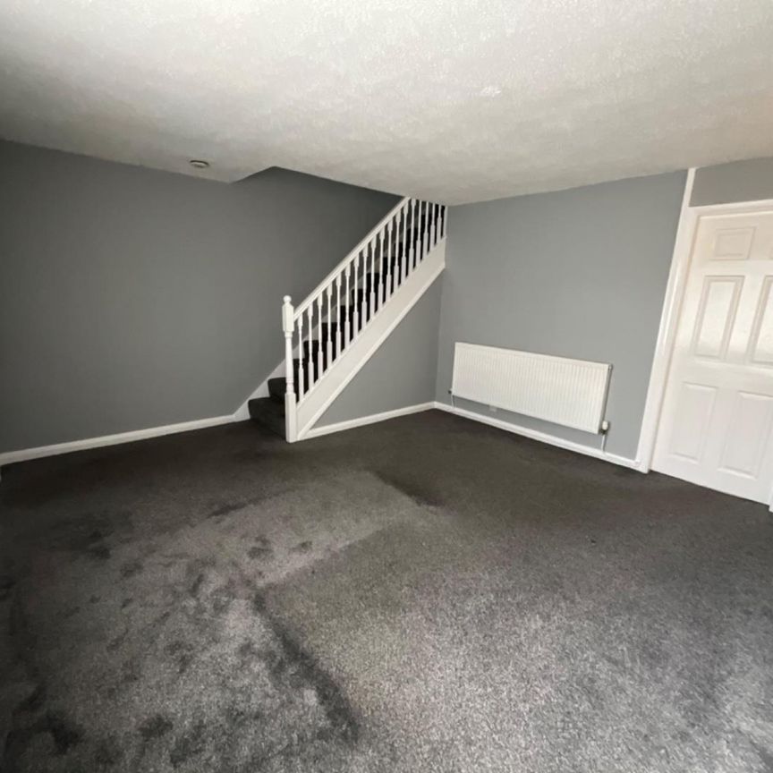 3 bedroom House To Let Total Size: 905 SQ FT - Photo 1