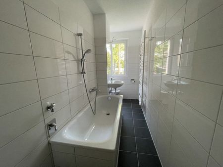 Sie haben Ihre Möbel, wir Ihre Wohnung - Foto 2