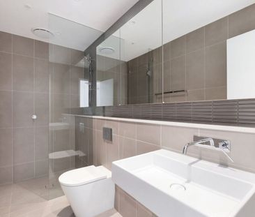 Two Bedroom Luxury Apartment - Photo 3