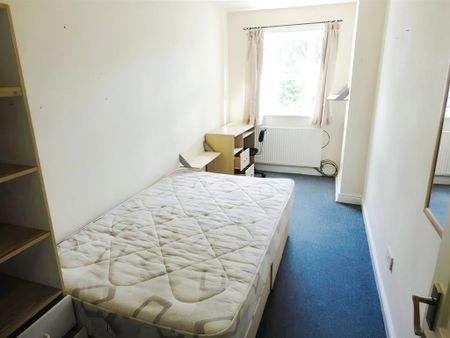 6 bedroom terraced house to rent - Photo 4