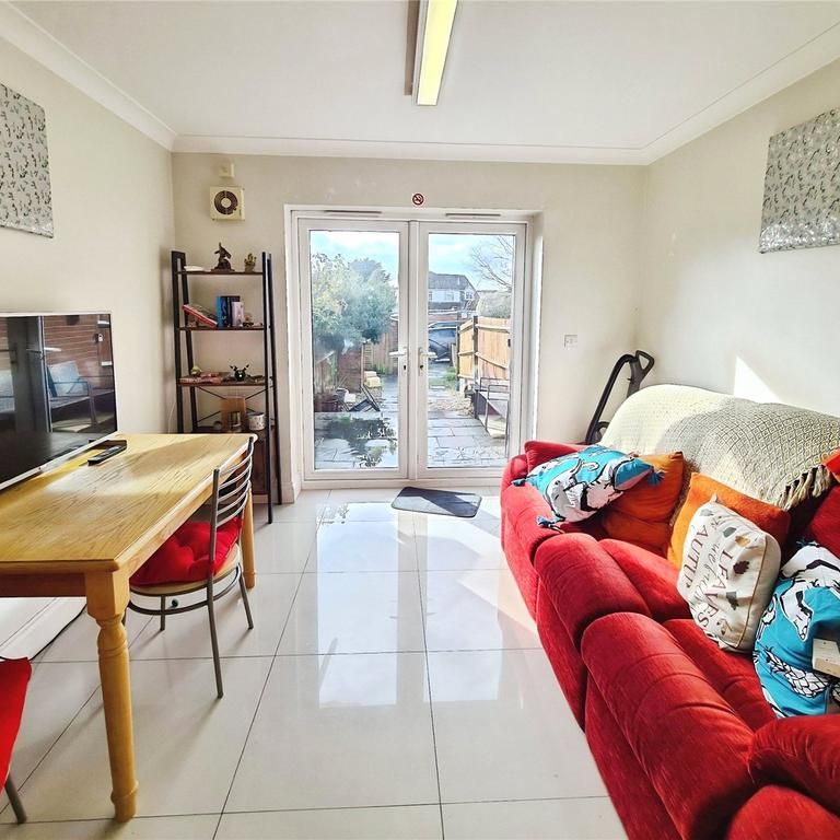 1 bedroom detached house to rent - Photo 1