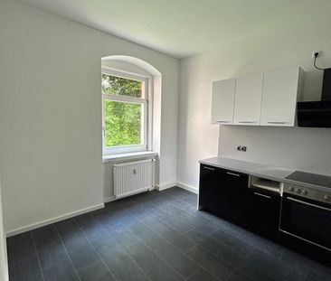 LICHT, RUHE, CHARME - 2-Zimmerwohnung mit moderner EBK - Photo 2