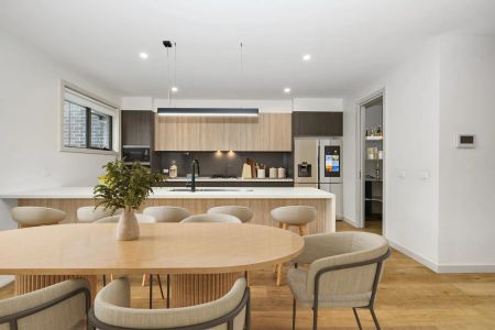 Stylish Townhouse Offering Effortless Modern Living - Photo 4