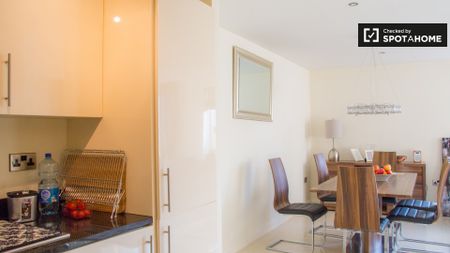 Room in shared 2-bedroom apartment in Whitehall, Dublin. - Photo 5