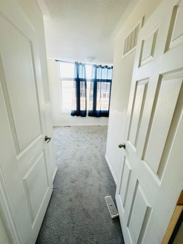 For Lease - 783 Kootenay Path, Oshawa, Ontario - Photo 2