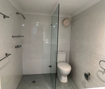 **Unfurnished** Tucked Away One Bedroom with Sunny North Aspect - Photo 6