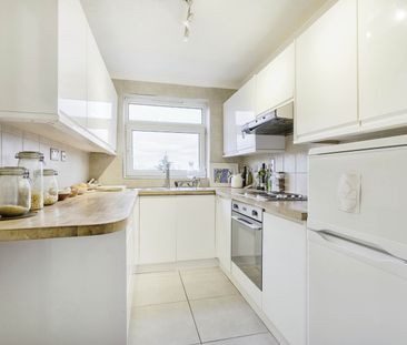 1 Bed Flat, The Squirrels, SE13 - Photo 5