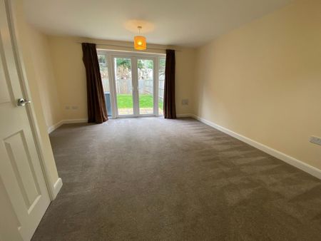 2 bedroom semi-detached house to rent - Photo 2