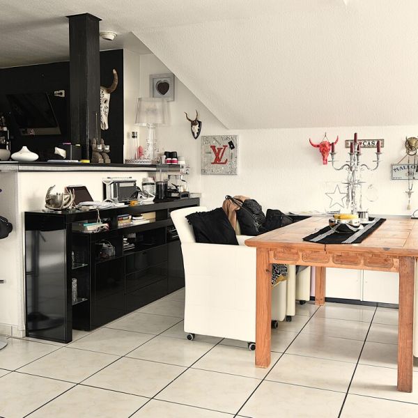 Ohligs. 3-Zimmer-Maisonette-Wohnung mit Balkon in Bahnhofsnähe. - Photo 1