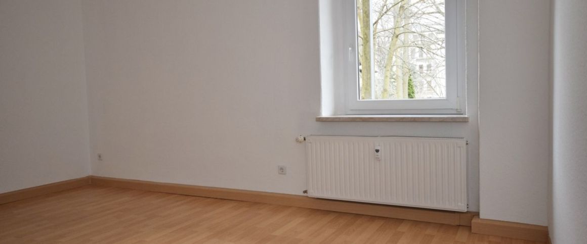 Kaßberg • Balkon • Bad mit Wanne • 2 Zimmer • Abstellraum • gepflegtes Haus • Laminat • Termin!? - Photo 1