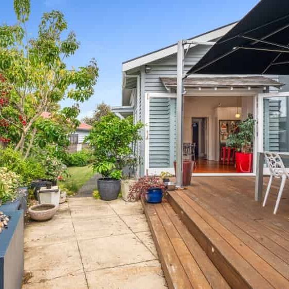 Double Happy - Photo 1