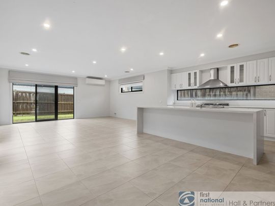 10 Trainers Way, Clyde - Photo 1