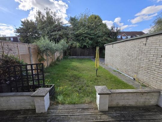 3 bedroom terraced house to rent - Photo 1