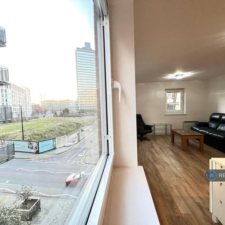 2 bedroom flat to rent - Photo 1