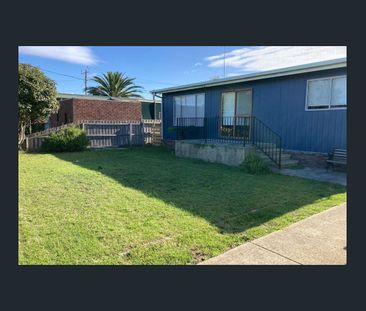 Comfortable Beachside Living - Photo 2