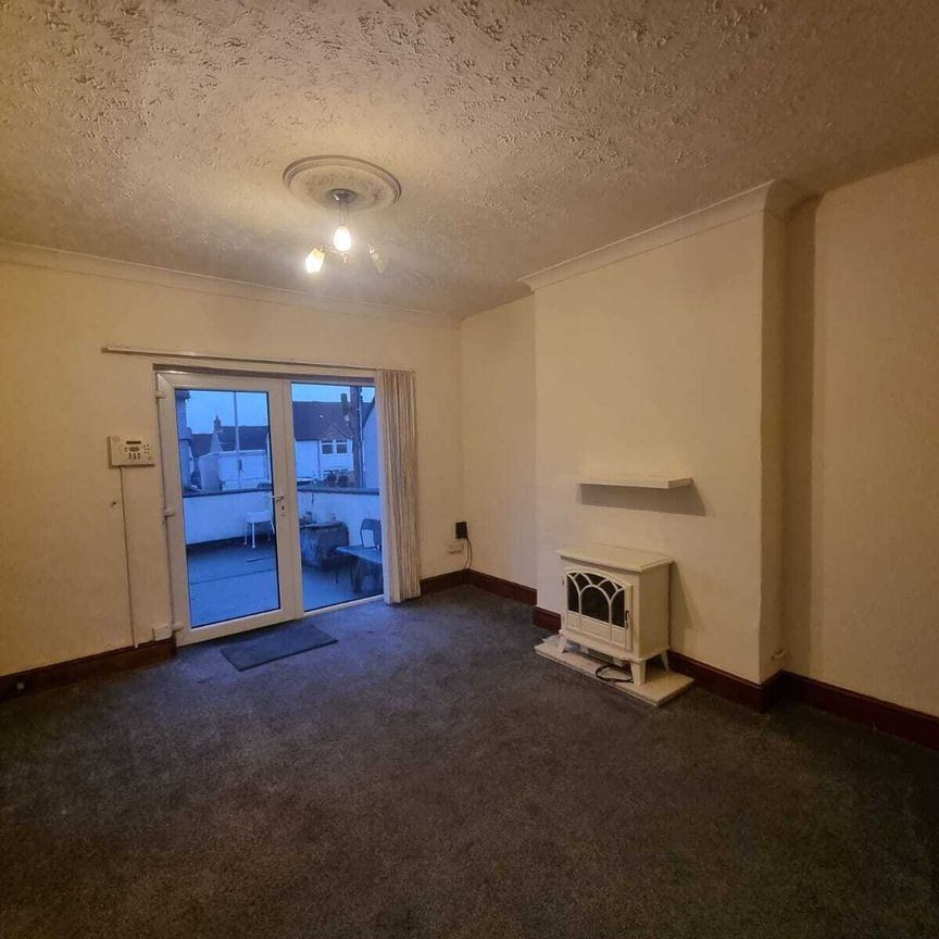 Second Avenue - Photo 1