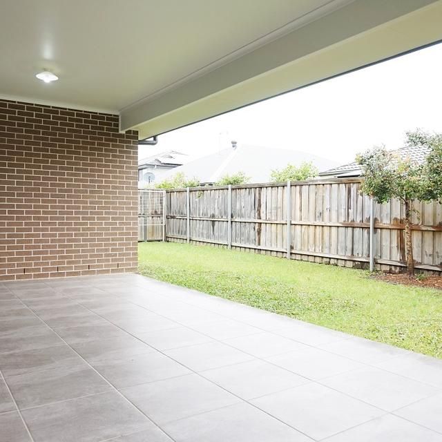 Exclusive Living in Mulgoa Rise - Photo 1