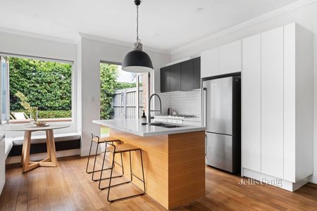 8 Cliff St, South Yarra - Photo 2