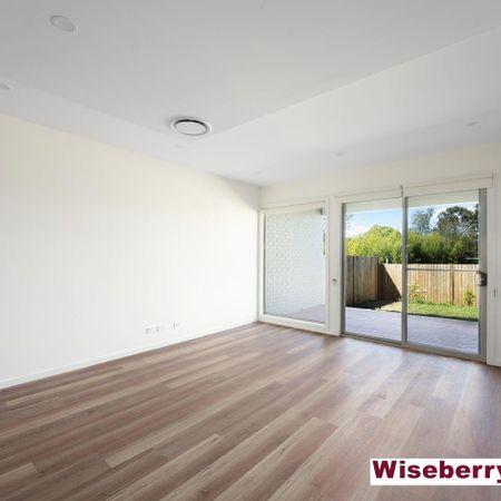 3-Bedroom Modern Townhouse - Photo 4