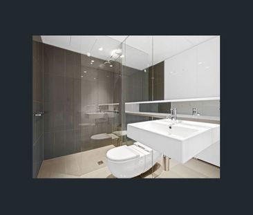 Stunning Executive Apartment at super convenience location - Photo 4