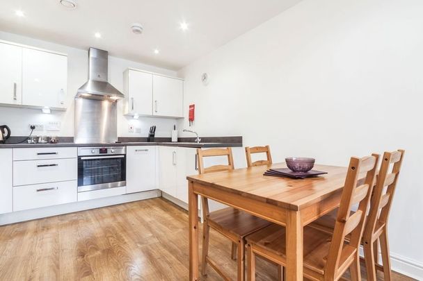 Outfield Crescent, Wokingham, RG40 - Photo 1