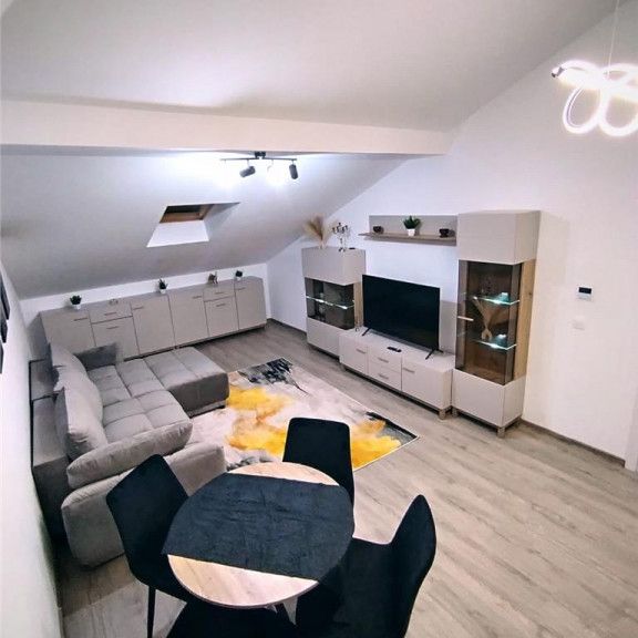 Apartament 3 camere decomandat, Parcare inclusa, Zona Tracto - Fotografie 1