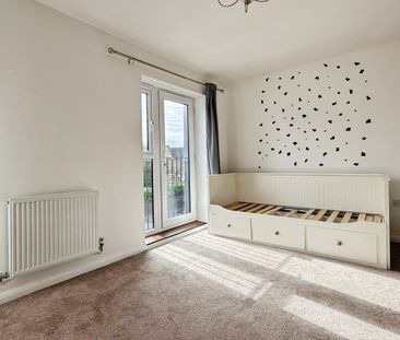 Detached House to rent - Pinnacle Hill, Bexleyheath, DA7 - Photo 4