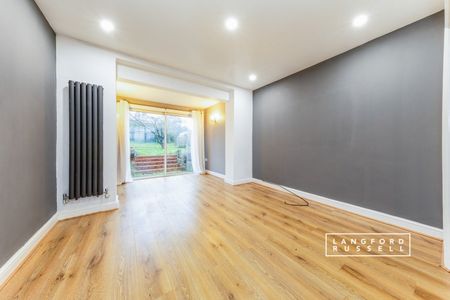 Detached House to rent - Woodlea Drive, Bromley, BR2 - Photo 2