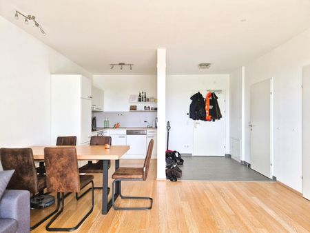 Stadt Haag Zentrum! Sonnige 2-Zimmer-Wohnung mit Balkon und herrlicher Fernsicht, 51 m² WNFL, Küche möbliert, Carport! - Photo 3