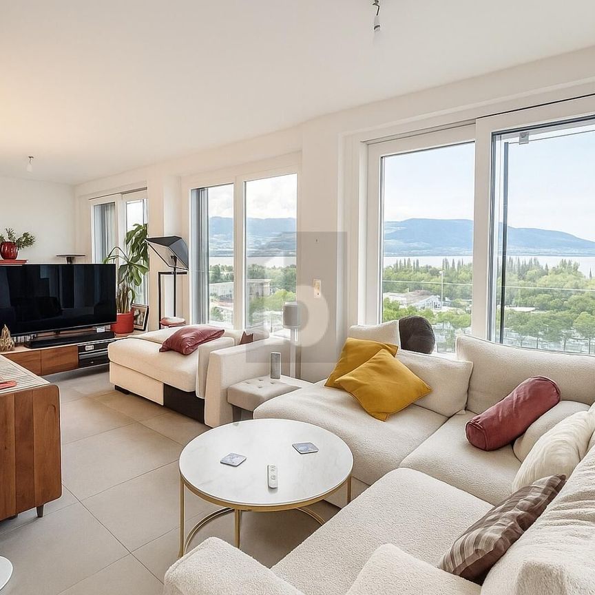 VUE IMPRENABLE SUR LE LAC ET LA VILLE - Photo 1