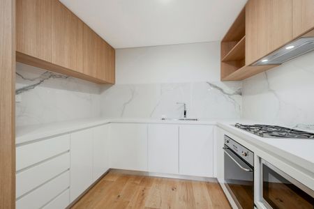 Contemporary Two Bedroom Apartment - Photo 2