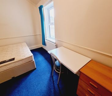 5 Bed Student Accommodation - Photo 5