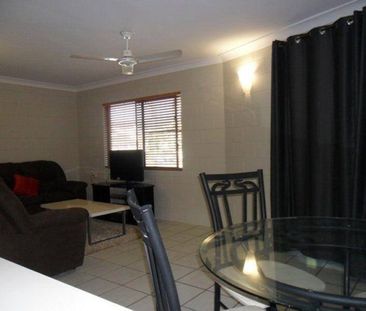 Unit Close to City Centre - Furnished (Break Leasse) - Photo 5